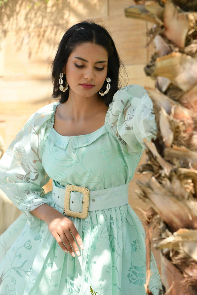 7 Most Trending Western Outfits For Women That Make Your Wardrobe Attractive 7 Most Trending Western Outfits For Women That Make Your Wardrobe Attractive