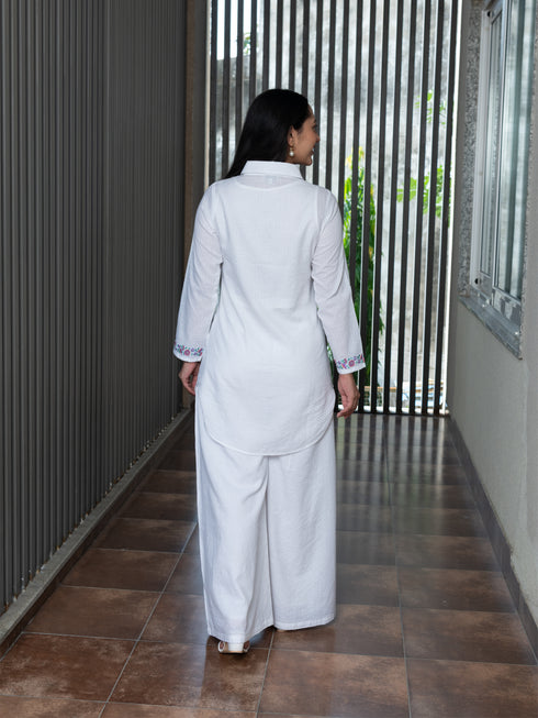 AAHELI AMULYA OFF-WHITE COTTON KNATHA CO-ORD SET AAHELI AMULYA OFF-WHITE COTTON KNATHA CO-ORD SET