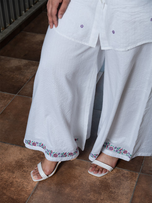 AAHELI AMULYA OFF-WHITE COTTON KNATHA CO-ORD SET AAHELI AMULYA OFF-WHITE COTTON KNATHA CO-ORD SET