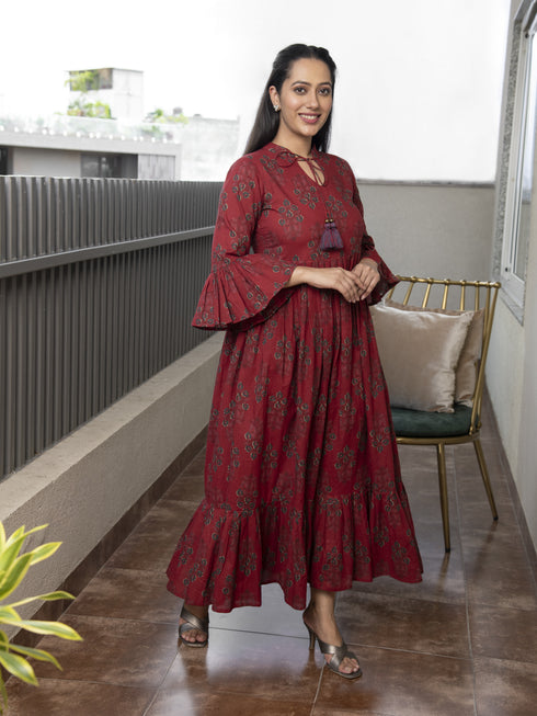 AAHELI THANVI MAROON PRINTED COTTON MAXI DRESS AAHELI THANVI MAROON PRINTED COTTON MAXI DRESS