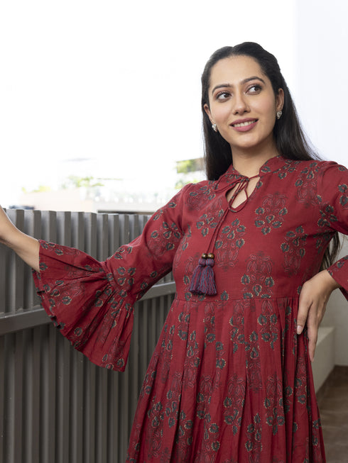 AAHELI THANVI MAROON PRINTED COTTON MAXI DRESS AAHELI THANVI MAROON PRINTED COTTON MAXI DRESS