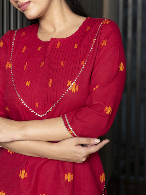 AAHELI EKTHA YARN DYED COTTON KURTA & PANTS SET AAHELI EKTHA YARN DYED COTTON KURTA & PANTS SET