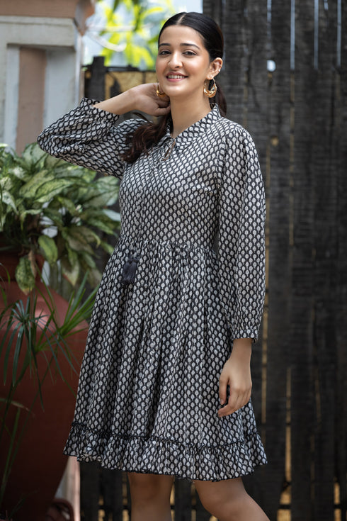 MULMUL TWILIGHT SERENADE BLOCK PRINTED GATHERED MIDI DRESS MULMUL TWILIGHT SERENADE BLOCK PRINTED GATHERED MIDI DRESS