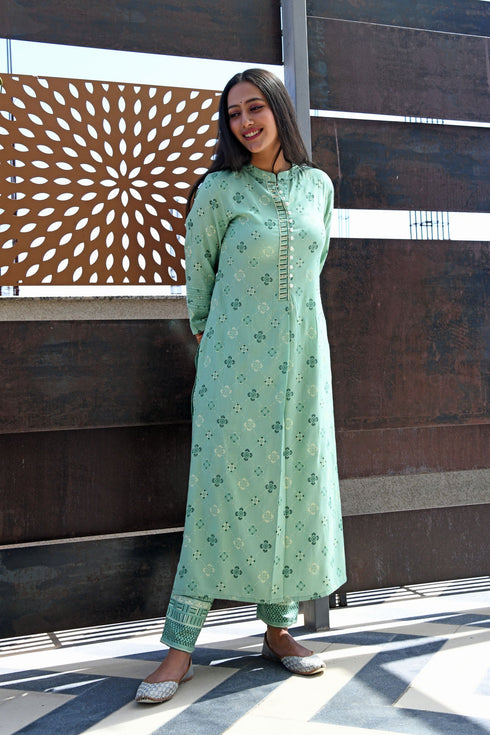 AAHELI GREEN PRINTED HANDWORK KURTA WITH PANT SET AAHELI GREEN PRINTED HANDWORK KURTA WITH PANT SET