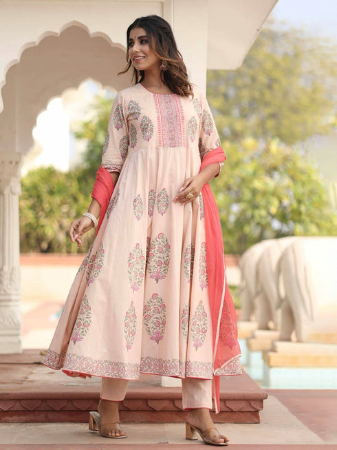 MULMUL GEETIKA FLORAL MOTIFS BLOCK PRINTED FLARED KURTA-PANTS & DUPATTA SET MULMUL GEETIKA FLORAL MOTIFS BLOCK PRINTED FLARED KURTA-PANTS & DUPATTA SET