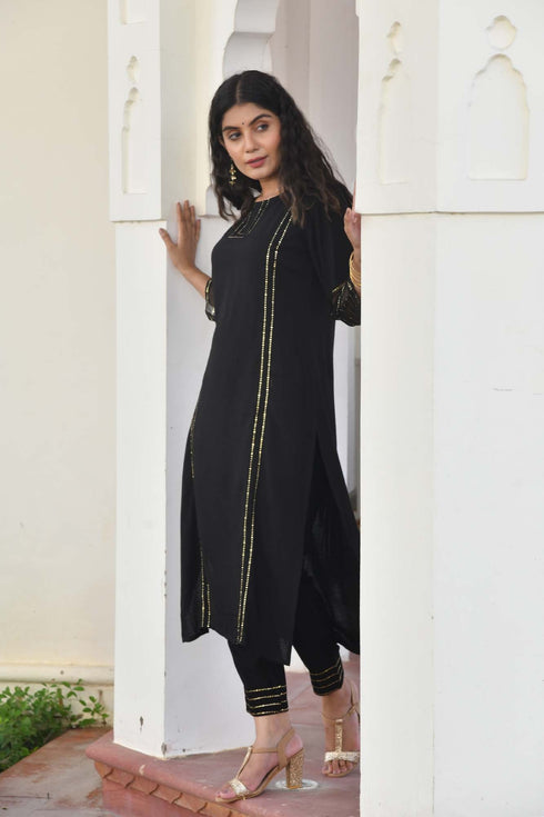 AAHELI DEJA BLACK KURTA-PANT SET AAHELI DEJA BLACK KURTA-PANT SET