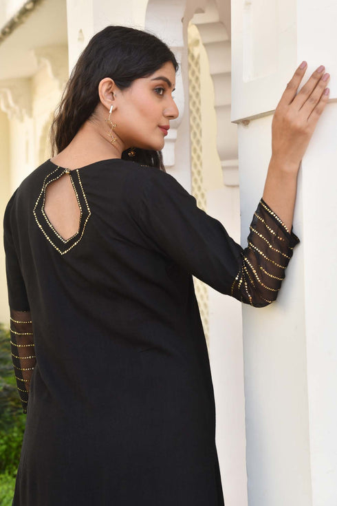 AAHELI DEJA BLACK KURTA-PANT SET AAHELI DEJA BLACK KURTA-PANT SET