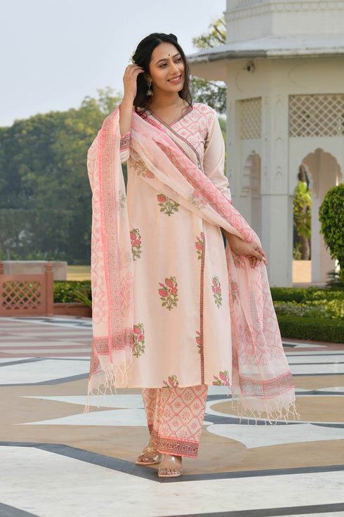 MULMUL AANIYA FLORAL MOTIFS BLOCK PRINTED KURTA-PLAZZO & DUPATTA SET MULMUL AANIYA FLORAL MOTIFS BLOCK PRINTED KURTA-PLAZZO & DUPATTA SET