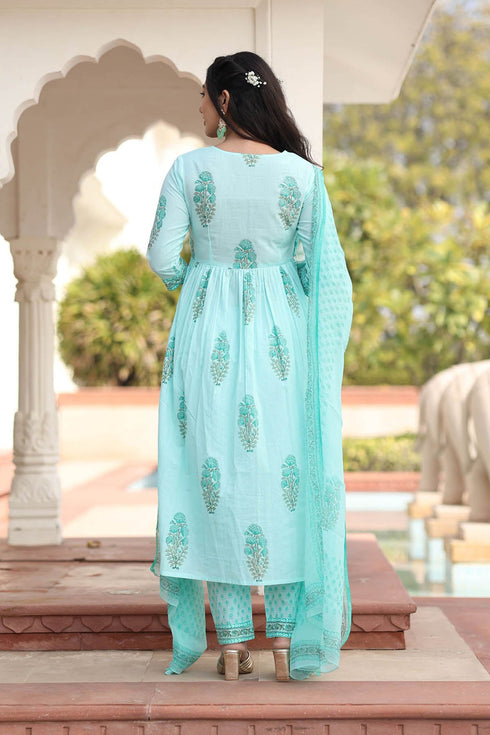 MULMUL VRITTI FLORAL MOTIFS BLOCK PRINTED KURTA-PANTS & DUPATTA SET MULMUL VRITTI FLORAL MOTIFS BLOCK PRINTED KURTA-PANTS & DUPATTA SET