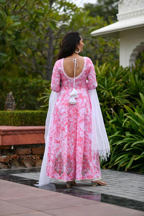 MULMUL SEA PINK TIE DYED & BLOCK PRINTED PANELED KURTA-PLAZZO & DUPATTA MULMUL SEA PINK TIE DYED & BLOCK PRINTED PANELED KURTA-PLAZZO & DUPATTA