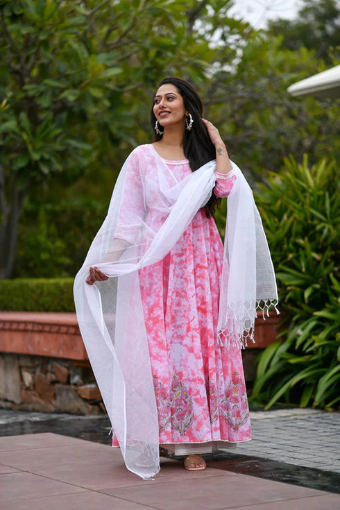 MULMUL SEA PINK TIE DYED & BLOCK PRINTED PANELED KURTA-PLAZZO & DUPATTA MULMUL SEA PINK TIE DYED & BLOCK PRINTED PANELED KURTA-PLAZZO & DUPATTA