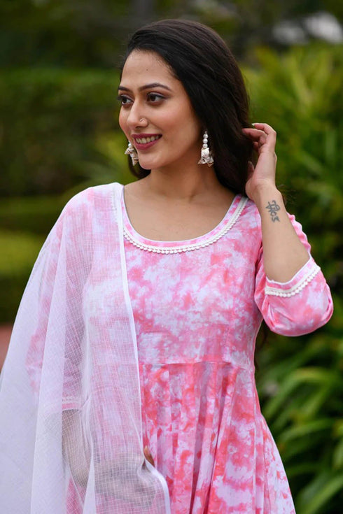 MULMUL SEA PINK TIE DYED & BLOCK PRINTED PANELED KURTA-PLAZZO & DUPATTA MULMUL SEA PINK TIE DYED & BLOCK PRINTED PANELED KURTA-PLAZZO & DUPATTA