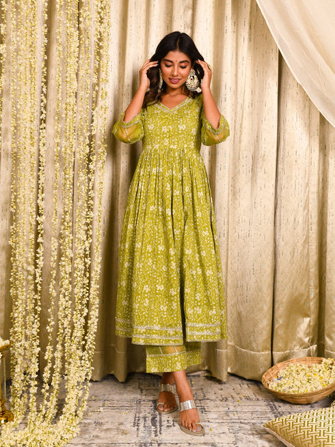 MULMUL GUL-FAREEHA GATHERED KURTA & PANT SET MULMUL GUL-FAREEHA GATHERED KURTA & PANT SET