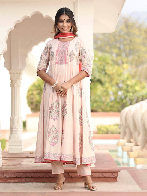 MULMUL GEETIKA FLORAL MOTIFS BLOCK PRINTED FLARED KURTA-PANTS & DUPATTA SET MULMUL GEETIKA FLORAL MOTIFS BLOCK PRINTED FLARED KURTA-PANTS & DUPATTA SET