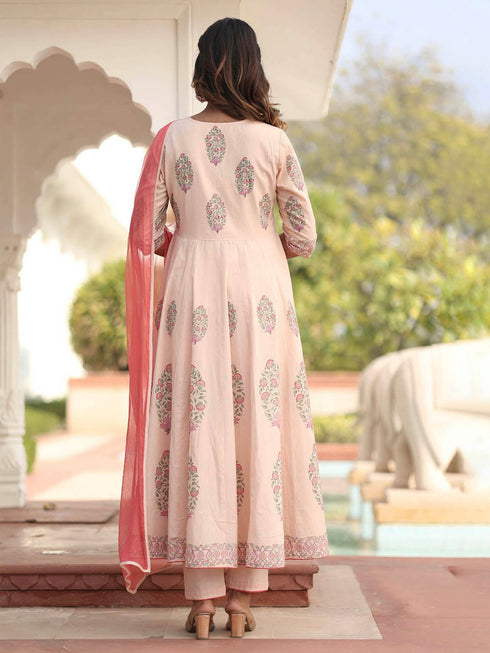 MULMUL GEETIKA FLORAL MOTIFS BLOCK PRINTED FLARED KURTA-PANTS & DUPATTA SET MULMUL GEETIKA FLORAL MOTIFS BLOCK PRINTED FLARED KURTA-PANTS & DUPATTA SET