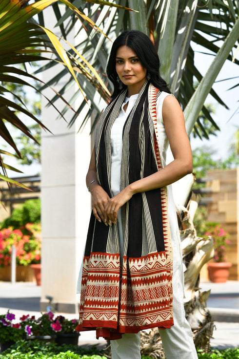 AAHELI ADIBA INDIAN RED & BLACK BLOCK PRINTED DUPATTA AAHELI ADIBA INDIAN RED & BLACK BLOCK PRINTED DUPATTA