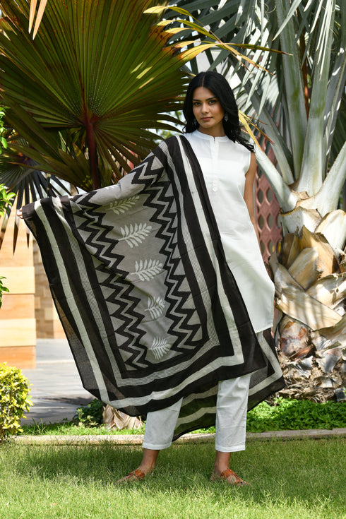 AAHELI FAIZA BLACK & KASHISH BLOCK PRINTED DUPATTA AAHELI FAIZA BLACK & KASHISH BLOCK PRINTED DUPATTA