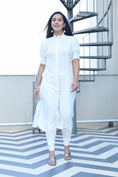 AAHELI AYRA SMOCKED-BUTTONED KURTA AAHELI AYRA SMOCKED-BUTTONED KURTA