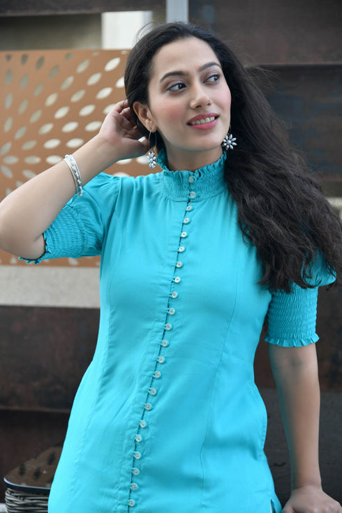 AAHELI DHVIJA SMOCKED-BUTTONED KURTA AAHELI DHVIJA SMOCKED-BUTTONED KURTA