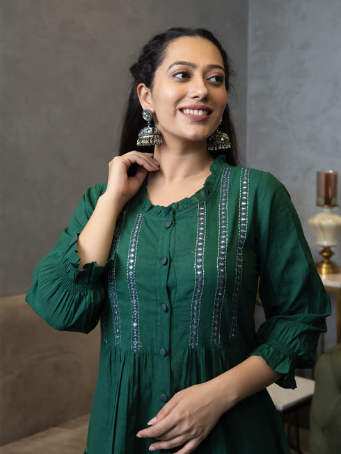 AAHELI AAVI DEEP GREEN KURTA & PANTS SET AAHELI AAVI DEEP GREEN KURTA & PANTS SET