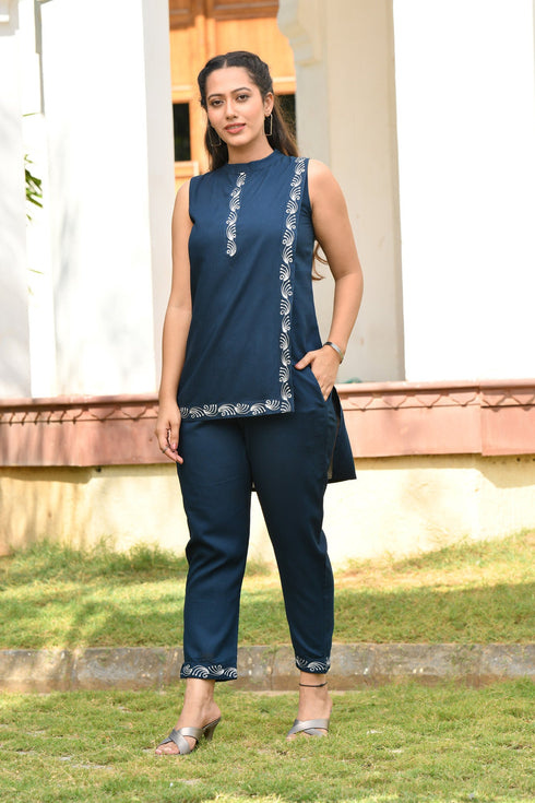 AAHELI LEILA JARI EMBROIDERED KURTI SET AAHELI LEILA JARI EMBROIDERED KURTI SET